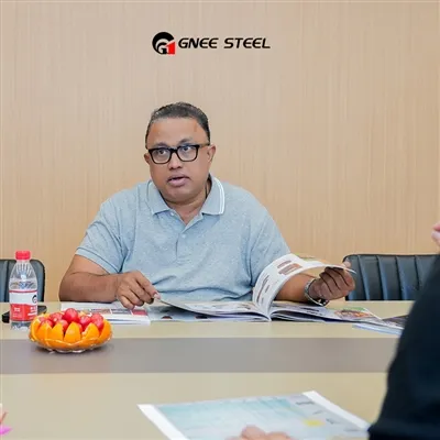 Indiske kunder kommer til GNEE STEEL for galvanisert stål